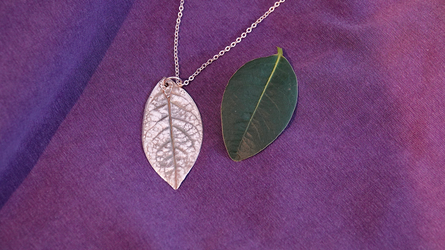 Bayleaf Serenity Pendant