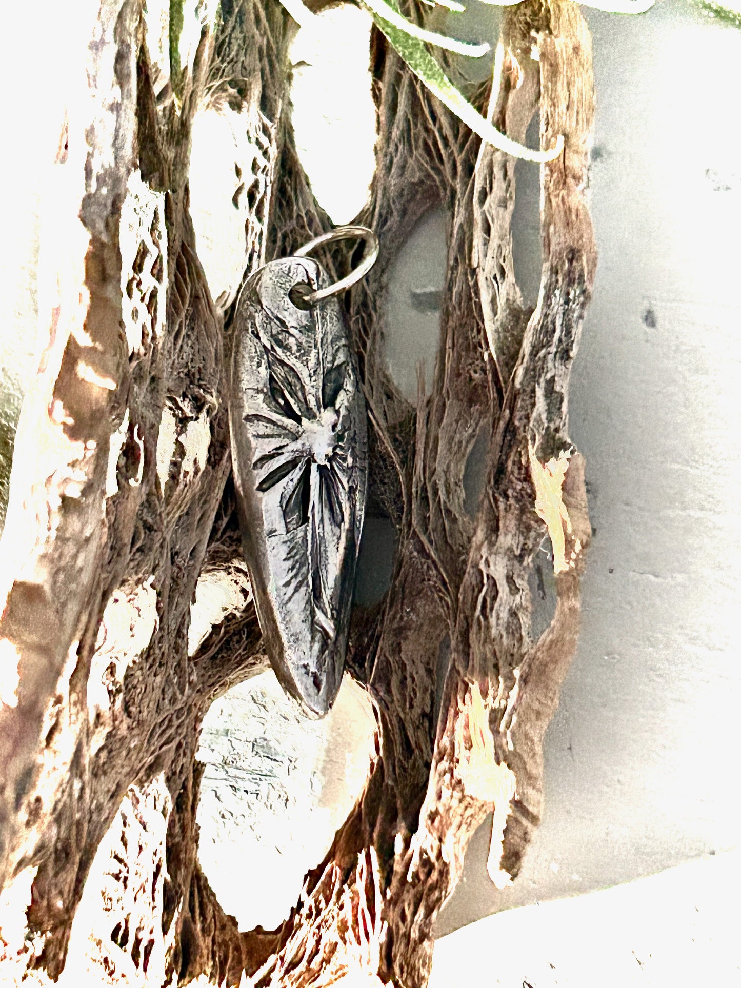 Love in the mist Pendant