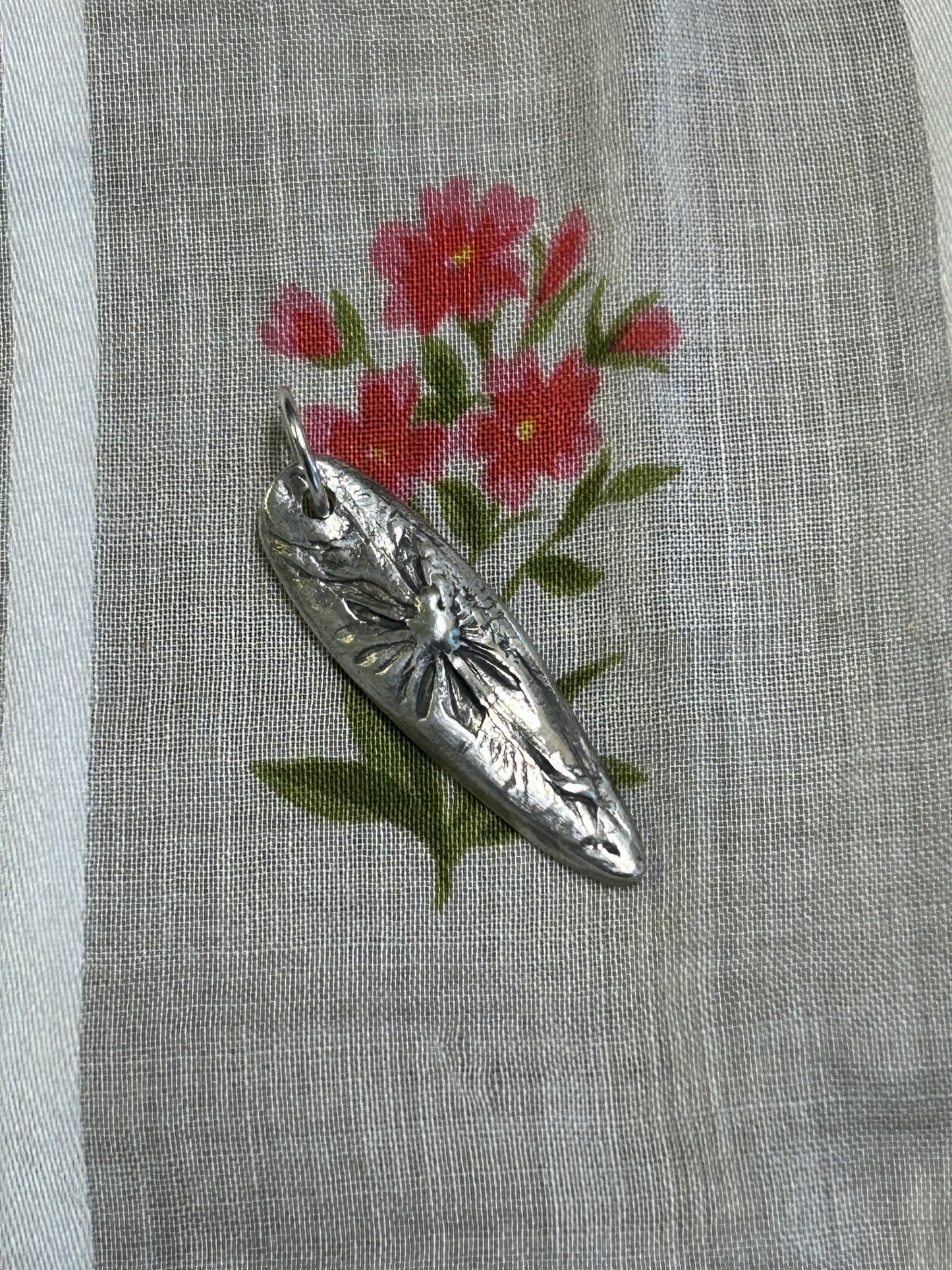 Love in the mist Pendant